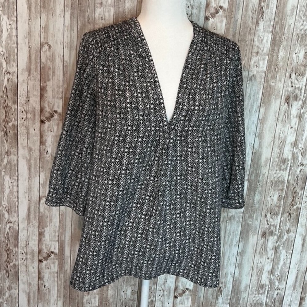 Ann Taylor Black/White 3/4 Sleeve Blouse size Small